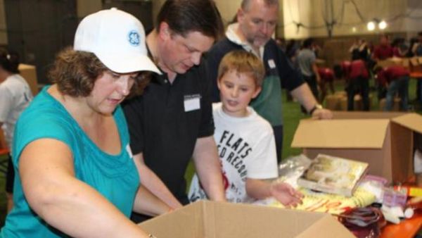 GE Volunteers and Adopt-a-Camp