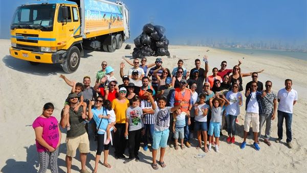GIB’s employees at “Beauty and the Beach” clean-up day 