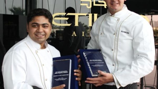 Etihad Airways’ in-flight chef, Francois Van Zyl, and Nadeem Farooq, from Abu Dhabi In-Flight Catering Company, have triumphed at the 2012 Asia-Pacific Onboard Travel Chef’s Competition.