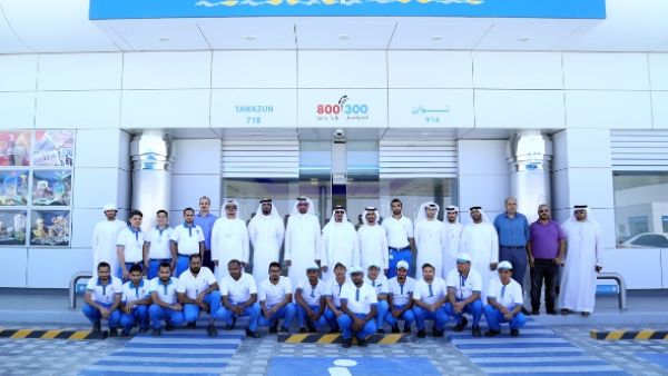 تقدم المحطة خدمات تبديل الزيت والغسيل الآلي للمركبات، وورشة صغيرة لتصليح المركبات، ومستودع اسطوانات الغاز المسال.