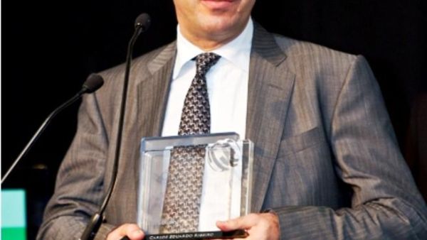 Carlos Ribeiro, Chief Financial Officer at Gulf Bank accepting his award at the ceremony