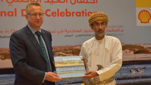 H.E. Mohammed bin Salem bin Said Al Tobi, Minister of Environment and Climate Affairs, SDO & Chris Breeze, Country Chairman, Shell Oman