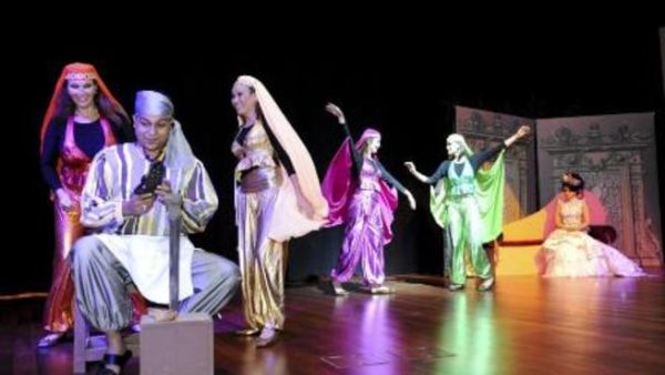 &amp;#039;Hakawati&amp;#039; presents traditional story-telling performance to new students