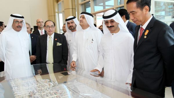 HE Sultan Ahmed Bin Sulayem, DP World Chairman and President of Indonesia, HE Joko Widodo during his tour of Jebel Ali Port as part of his official visit to the UAE. 