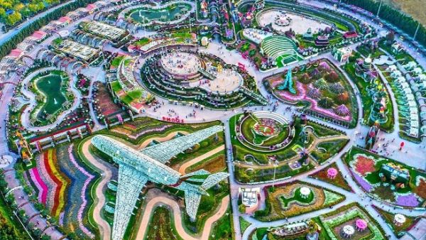 Dubai Miracle Garden, the world’s largest natural flower garden.