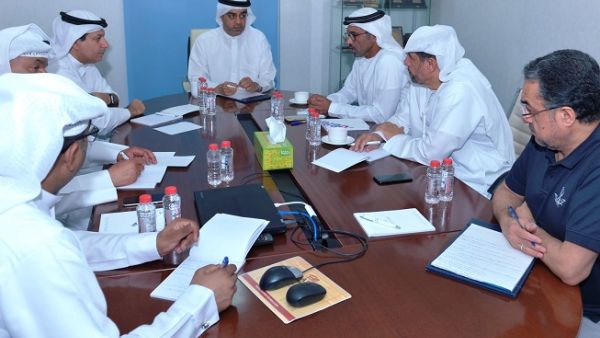 تخلل الاجتماع مناقشة ضوابط واجراءات تنظيم عمل المراسي البحرية الخاصة والعامّة والقوارب والممرات المائية في إمارة دبي.