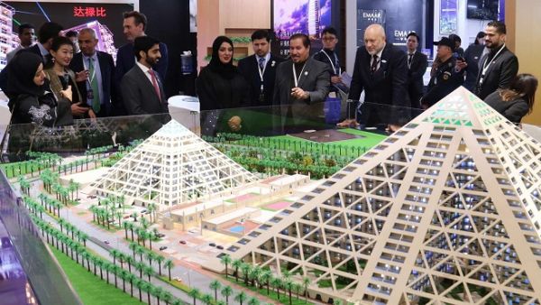 خلال المعرض خلال المعرض