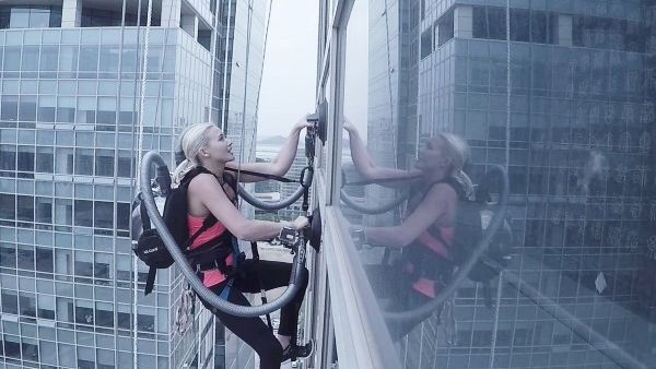 Climber harnesses power of  LG Cordzero™ to scale office tower