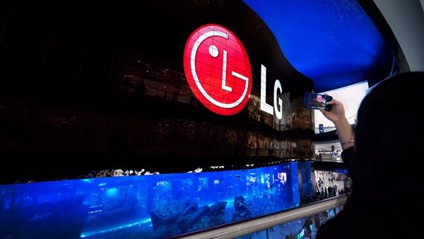 Securing the title of the world’s highest resolution video wall, the display was designed and built using 820 LG Open Frame OLED signage panels.