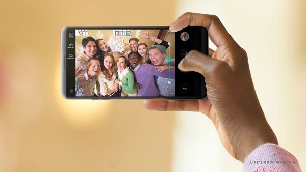 LG’s feature-rich ultimate V20 smartphone available starting this week