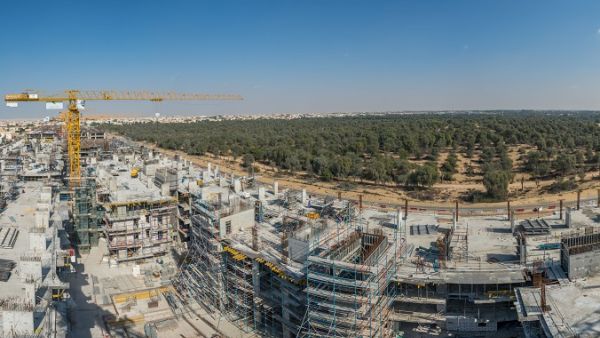 Mirdif Hills offers flexible payment plans at special price points.