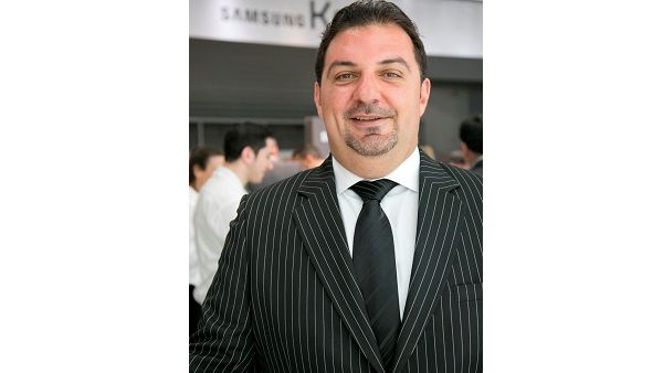 محمد غرايبة، رئيس قسم تقنيات التصوير والأجهزة المحمولة لقطاع الأعمال محمد غرايبة، رئيس قسم تقنيات التصوير والأجهزة المحمولة لقطاع الأعمال