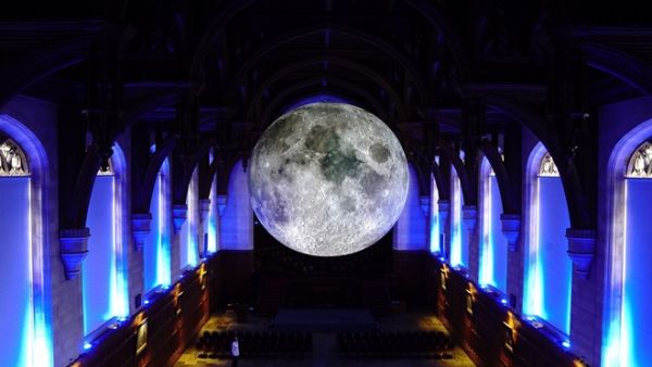 Measuring an incredible seven metres in diameter, a giant awe-inspiring moon, titled ‘Museum of the Moon’ will be unveiled at The Dubai Mall on November 30, 2017.