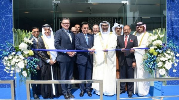 خلال إفتتاح أول فرع لبنك الإمارات دبي الوطني في مدينة مومباي خلال إفتتاح أول فرع لبنك الإمارات دبي الوطني في مدينة مومباي