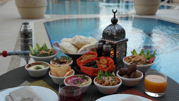 يزخر شهر رمضان بأطباقه الرمضانية المميزة