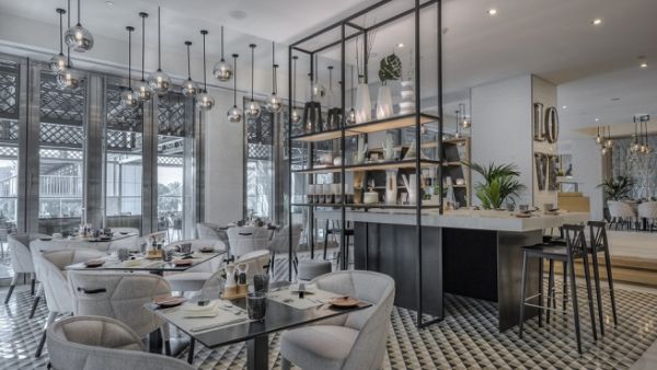 Al Bandar Rotana’s international all-day-dining venue, offering an exciting Ramadan atmosphere in a contemporary setting at Dubai Creek.