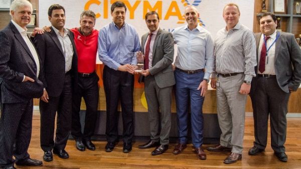 Sanjay Dube, CEO Landmark Hospitality receiving the award from Mr. Vijay Gandhi, Regional Director EMEA, Korn Ferry Hay Group. Sanjay Dube, CEO Landmark Hospitality receiving the award from Mr. Vijay Gandhi, Regional Director EMEA, Korn Ferry Hay Group.