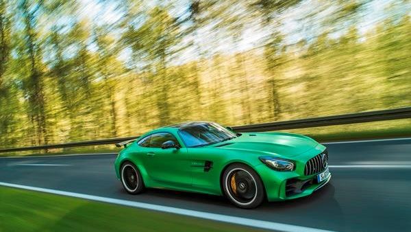 The design of the AMG GT R embodies sensuous clarity – hot & cool.