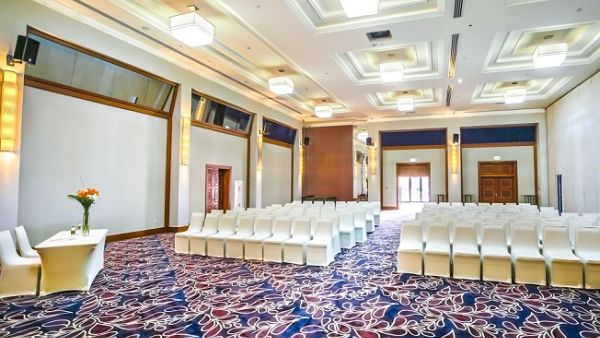 يوفر فندق ريكسوس باب البحر العديد من الباقات الشاملة لجميع الخدمات الخاصة بالاجتماعات والفعاليات الخاصة بالشركات.