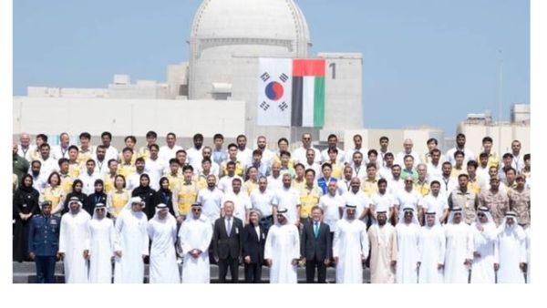 Abu Dhabi’s Crown Prince inspected the nuclear power plant at Barakah, and posted photos from Monday’s ceremony. (GN)