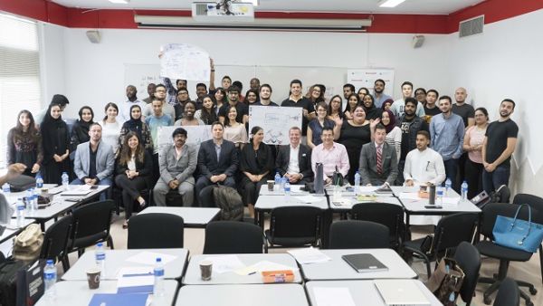 شهد فعاليات مخيمات الابتكار مشاركة 80 طالبًا من مدرسة الخليج الوطنية، و50 طالبًا من الجامعة الكندية دبي.