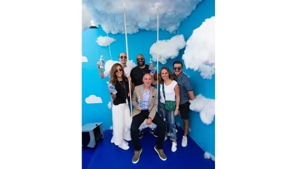 Murat Ozgel, General Manager of Coca-Cola Middle East, and the Smartwater team at the launch of Smartwater in the UAE.