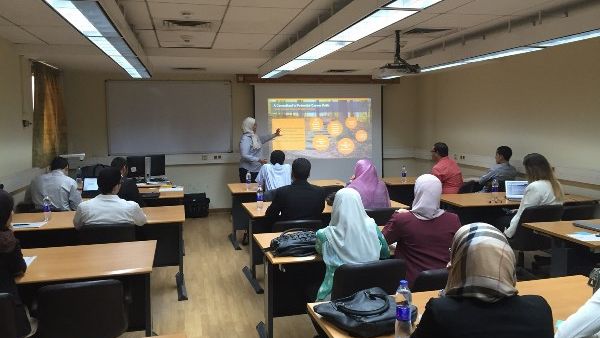Egyptian students in SAP’s Young Professional Program learn technology skills to prepare for them for Digital Economy careers. Egyptian students in SAP’s Young Professional Program learn technology skills to prepare for them for Digital Economy careers.