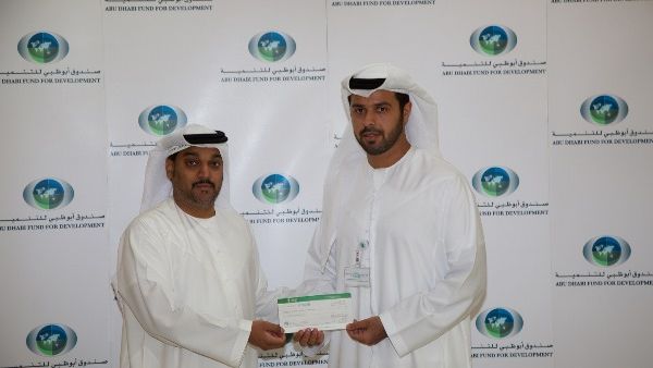 Held at ADFD’s headquarters, the cheque handing over ceremony was attended by Khalifa Al Qubaisi, Deputy Director General of ADFD, and Nabil Al Dhaheri, Director General of Dar Zayed for Family Care. Held at ADFD’s headquarters, the cheque handing over ceremony was attended by Khalifa Al Qubaisi, Deputy Director General of ADFD, and Nabil Al Dhaheri, Director General of Dar Zayed for Family Care.