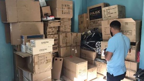 The seized goods were confiscated and a ticket was issued against the individuals who illegally trade in such materials by exploiting the rented residential house.