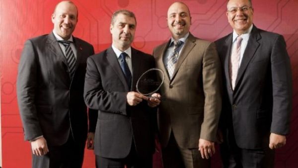 Executives from Brocade receiving award
