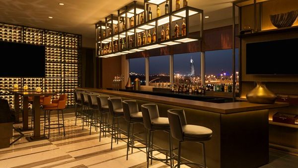 Vantage bar and lounge