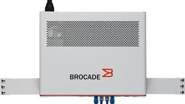سويتش Brocade ICX 6430-C المدمج