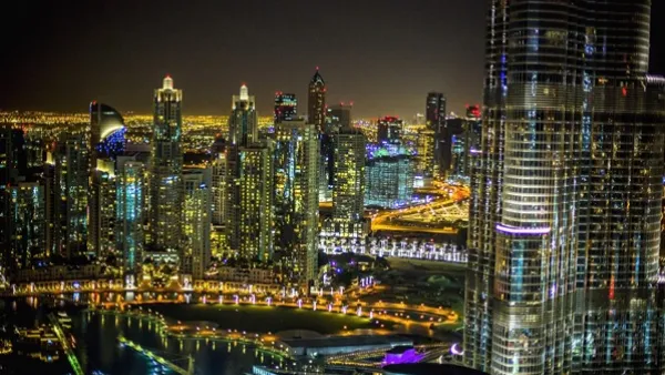 مساهمة المرأة في الاستثمار العقاري تنمو على خلفية ثقتهن بسوق عقارات الإمارة من جهة وتتزايد بدعم وتشجيع الرجل من جهة أخرى. (Pixabay)