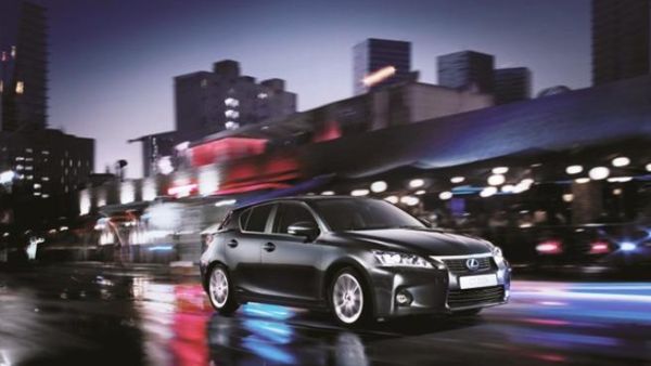 UAE’s first compact premium hybrid, Lexus CT 200h UAE’s first compact premium hybrid, Lexus CT 200h