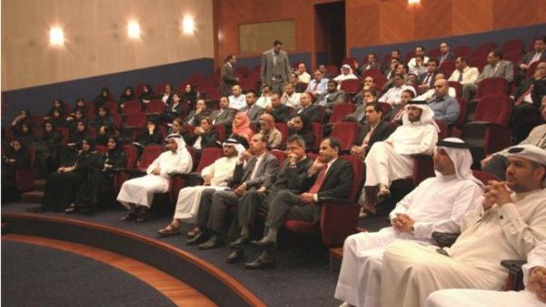 خلال الإجتماع