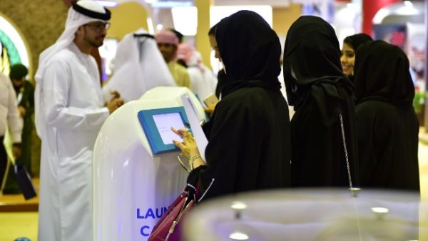 تلتزم دو بإلهام الشباب الإماراتي وتشجيعهم على دخول عالم التكنولوجيا عبر تزويدهم بفرصة عمل في كافة أقسام أعمالها الرئيسية. تلتزم دو بإلهام الشباب الإماراتي وتشجيعهم على دخول عالم التكنولوجيا عبر تزويدهم بفرصة عمل في كافة أقسام أعمالها الرئيسية.