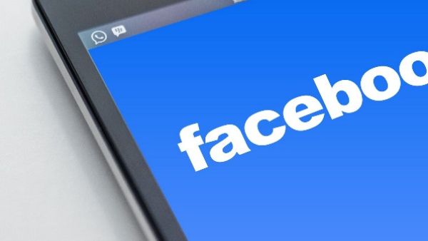 شركة "Facebook" "فيسبوك" تستخدم بيانات المستخدمين لعرض الإعلانات المستهدفة، والمشاركة في التتبع غير القانوني. (Pixabay)