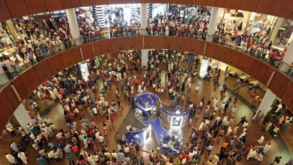 Check out the list of brands, malls offering 12-hour flash sale in Dubai. (KhT)