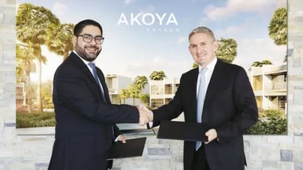 جانب من توقيع الاتفاقية.
