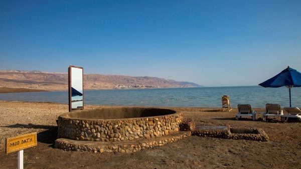 سيوفّر حمام الطين لنزلاء منتجع رمادا قسطاً إضافياً من الراحة والاسترخاء التي يمكن أن يحظوا بها خلال إقامتهم في الفندق.