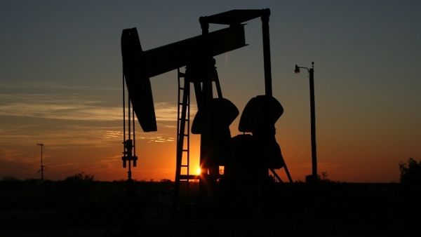 Analysts are expecting oil prices to continue rising this year which could mean higher fuel prices for consumers. (Pexels)