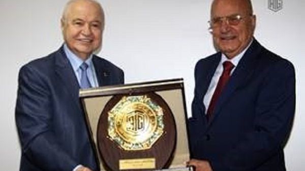 أكد سعادة الدكتور طلال أبوغزاله خلال المؤتمر على أهمية التعليم والمعرفة الذي سيعيد الأمة العربية إلى مجدها أكد سعادة الدكتور طلال أبوغزاله خلال المؤتمر على أهمية التعليم والمعرفة الذي سيعيد الأمة العربية إلى مجدها