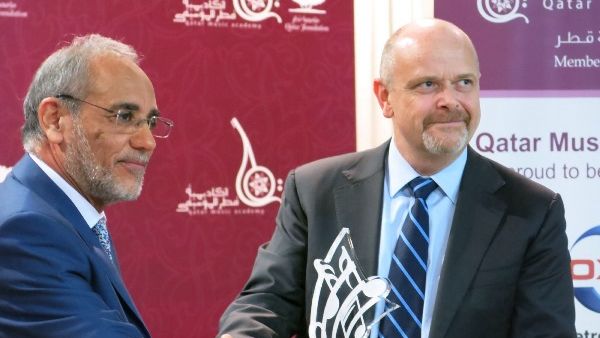  Dr. Abdul Ghafour Al Heeti, Principal of Qatar Music Academy, with Mr. Steve Kelly, President and General Manager of Occidental Petroleum Qatar Ltd. 