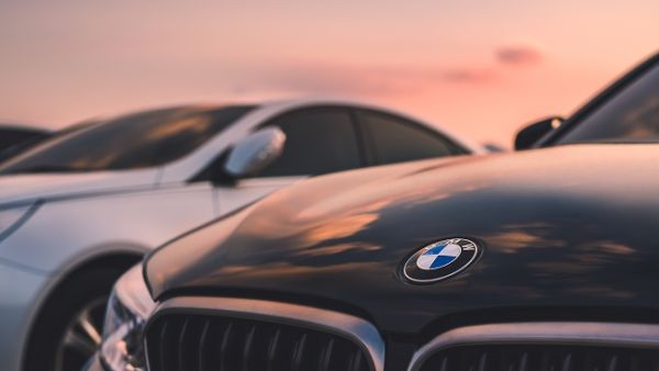 ستقوم الشركة المصنعة بفحص جميع السيارات المسحوبة واستبدال الأجزاء المعيبة مجاناً