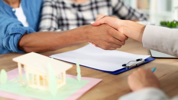 Property sales to foreigners posted an annual hike of 78.4 percent to reach 39,663 houses. (Shutterstock)