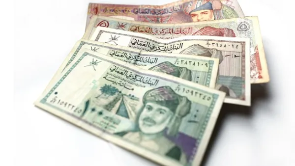بدء إنتاج الغاز الطبيعي وفتح مطار جديد في مسقط سيحقق أقوى نمو للسلطنة منذ عام 2015.