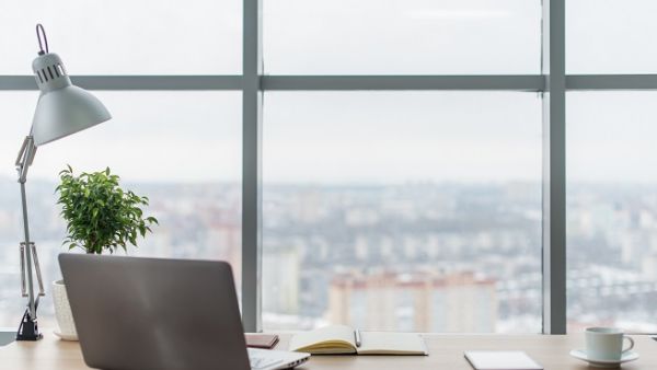 Even if you have an unlimited job contract, the economic changes might cause your position or your entire company to disappear within days. (Shutterstock)