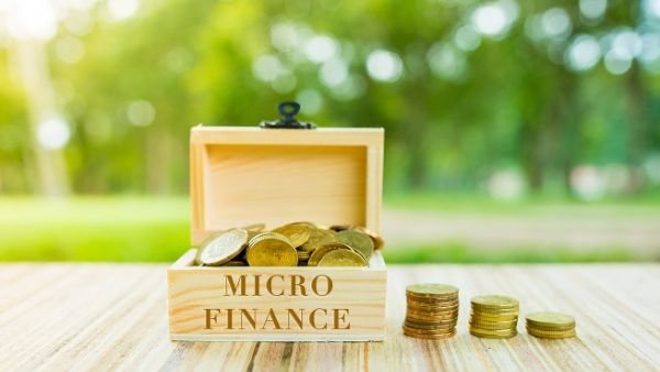 “Tamweely” for microfinance started their operations in the Egyptian market with a capital of 50 million EGP. (Shutterstock)