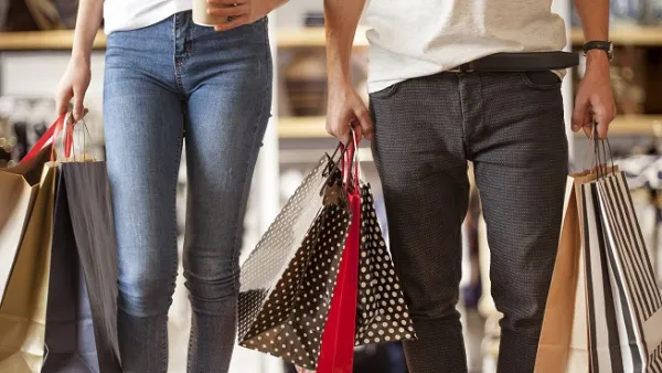 British shoppers tightened their spending over Christmas, leading to the first year-on-year fall in spending since 2012. (Shutterstock)