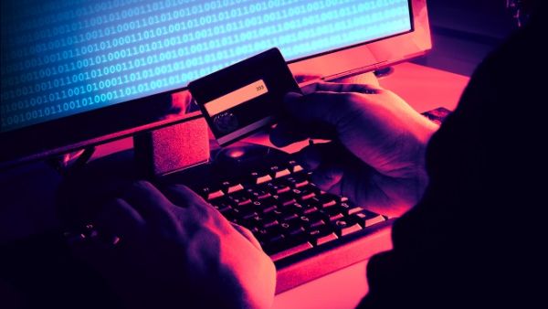 صُمّمت حلول كاسبرسكي لاب للحماية من الاحتيال بطريقة تمكّن شركات التجزئة والتجارة عبر الإنترنت من النمو من دون مخاوف أمنية أو مشكلات في الاستخدام. صُمّمت حلول كاسبرسكي لاب للحماية من الاحتيال بطريقة تمكّن شركات التجزئة والتجارة عبر الإنترنت من النمو من دون مخاوف أمنية أو مشكلات في الاستخدام.